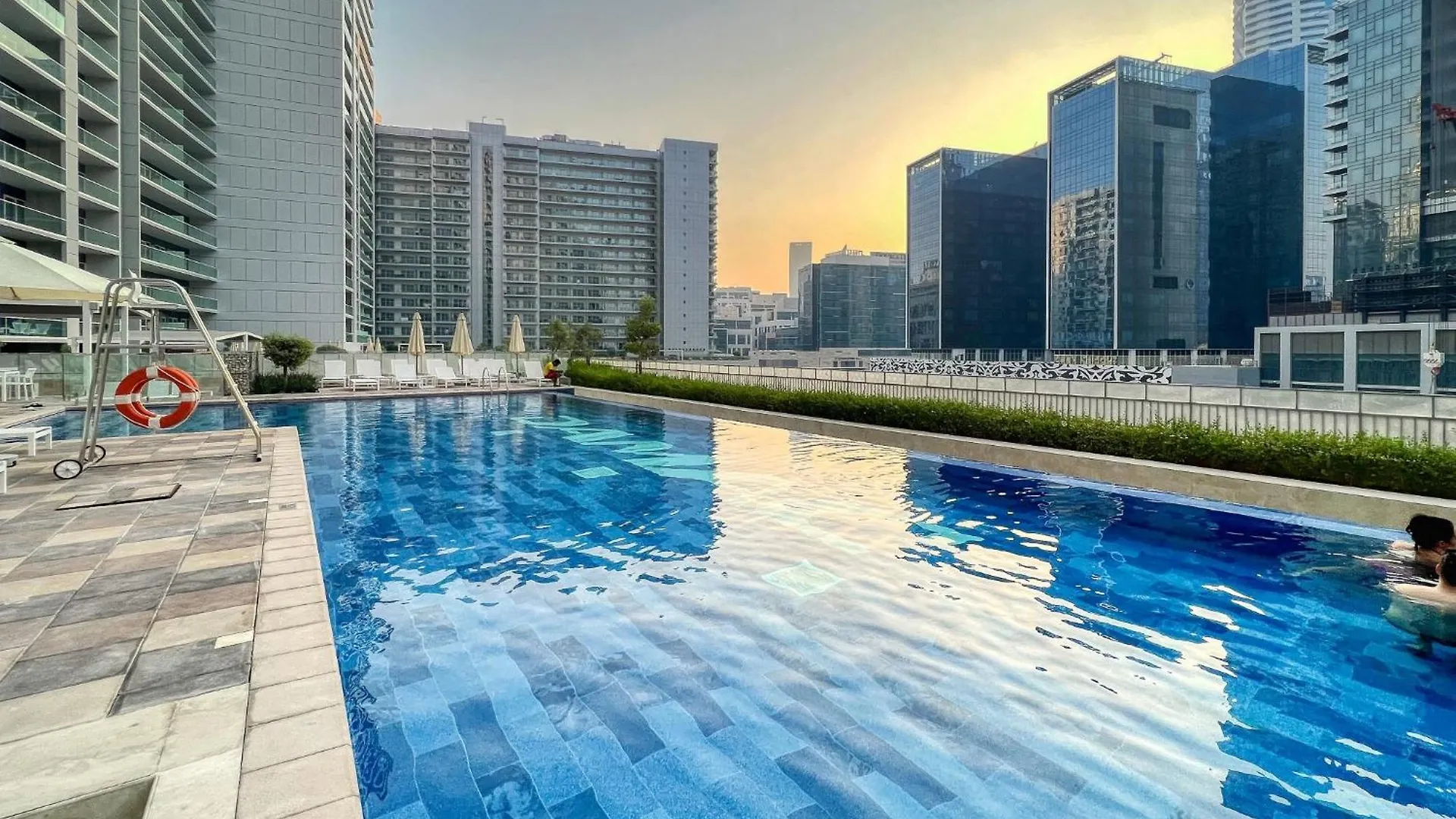 1Br Apartment With Canal View Near Dubai Mall & Burj Khalifa 0*,  United Arab Emirates