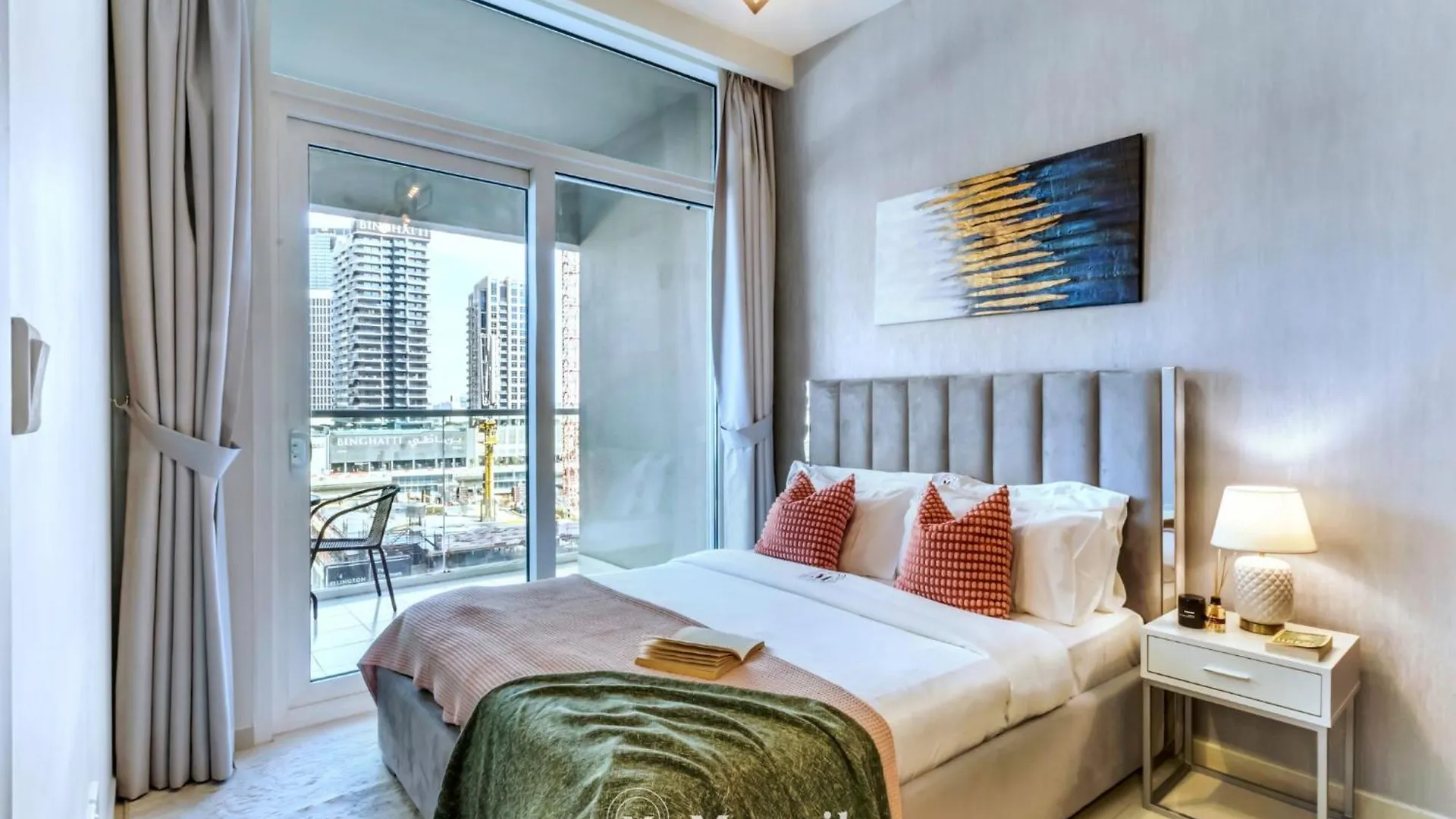 1Br Apartment With Canal View Near Dubai Mall & Burj Khalifa